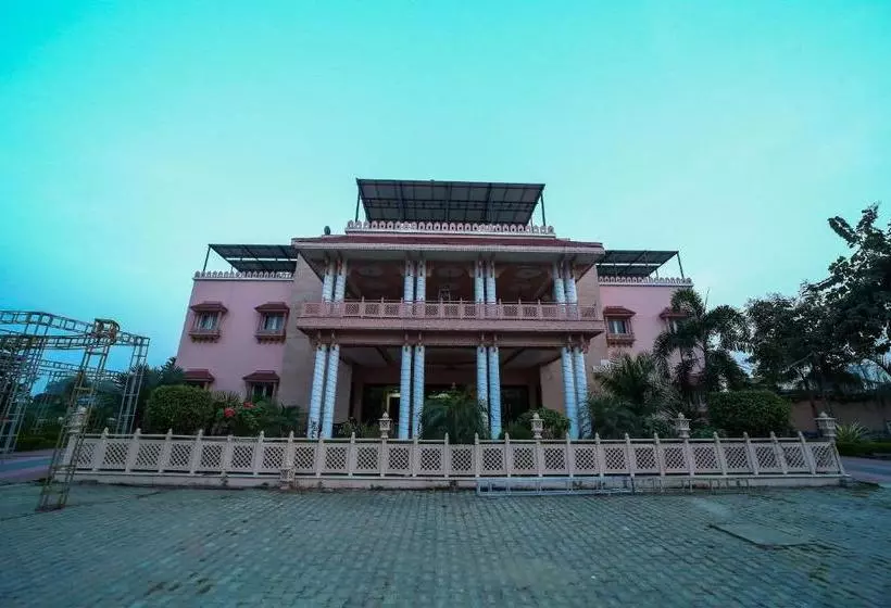 Hotelli Oyo 24944 Haveli Banquet And Resort