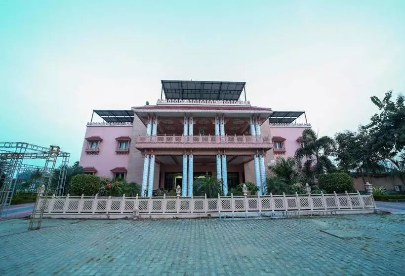 Hotelli Oyo 24944 Haveli Banquet And Resort