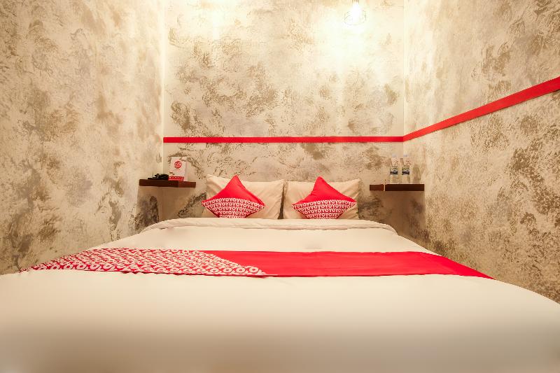 Отель Oyo 457 The Sleepover