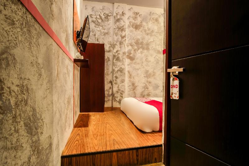 Отель Oyo 457 The Sleepover