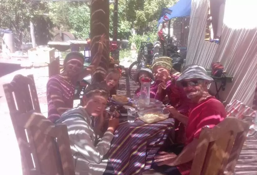 ユースホステル Hospedaje Familiar Raza Mistica