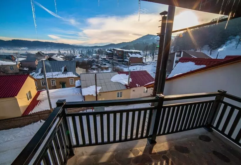 هتل Amiran S Park