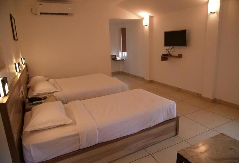 تختخواب و صبحانه Ramas Garden