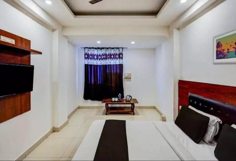 ホテル Oyo 22668 Chauhan Palace