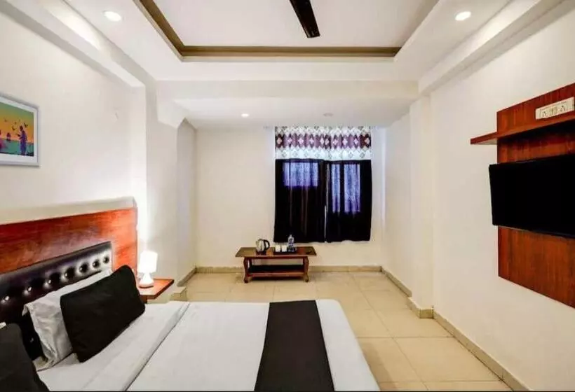 ホテル Oyo 22668 Chauhan Palace