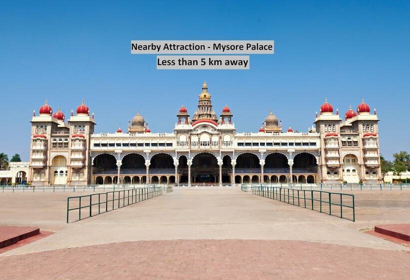 Hotel Oyo 26801 Ss Residency