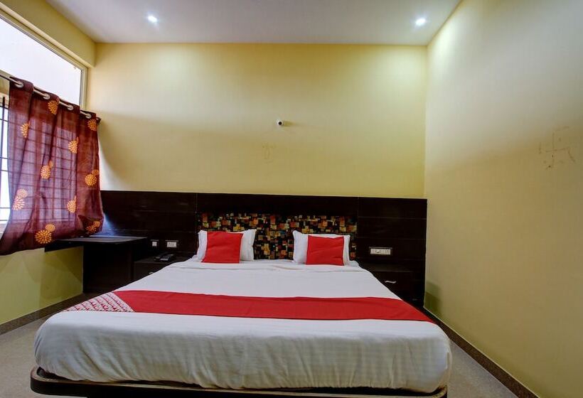 Hotel Oyo 26801 Ss Residency