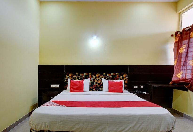 Hotel Oyo 26801 Ss Residency
