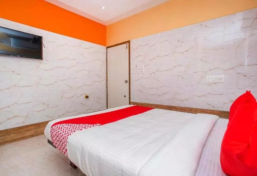 Oyo 24374 Hotel Dwaraka