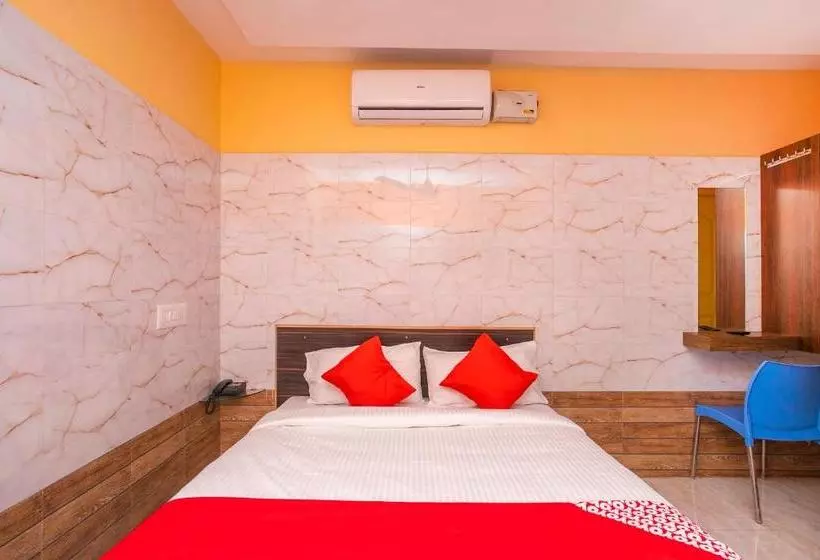Oyo 24374 Hotel Dwaraka