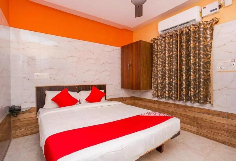 Oyo 24374 Hotel Dwaraka