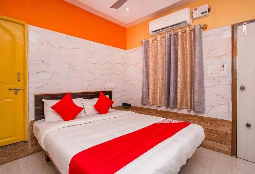 Oyo 24374 Hotel Dwaraka
