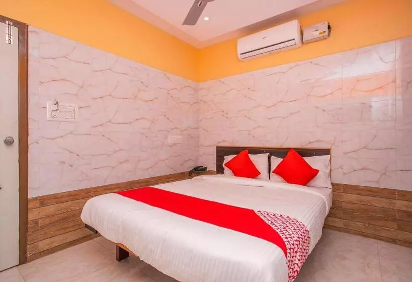 Oyo 24374 Hotel Dwaraka
