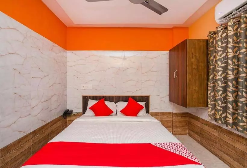 Oyo 24374 Hotel Dwaraka