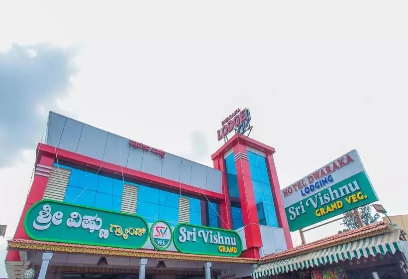 Oyo 24374 Hotel Dwaraka