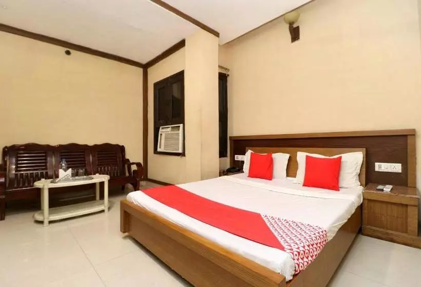 Oyo 24650 Hotel Bombay Regency