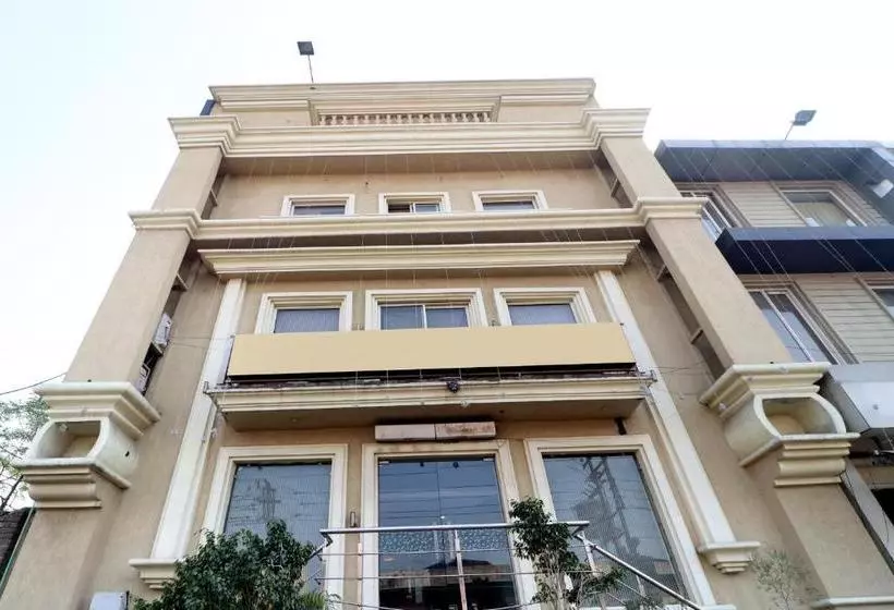 Oyo 24650 Hotel Bombay Regency