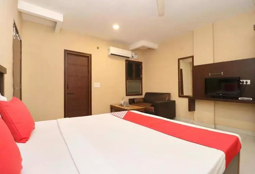 Oyo 24650 Hotel Bombay Regency