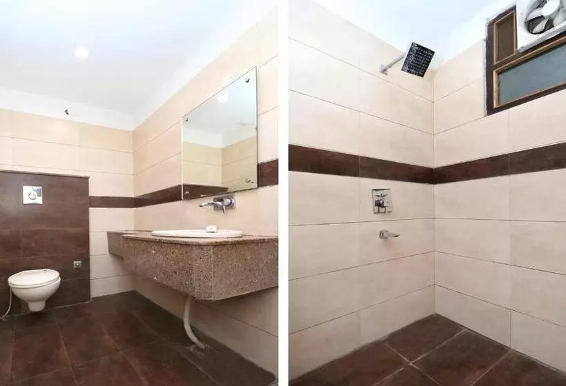 Oyo 24650 Hotel Bombay Regency