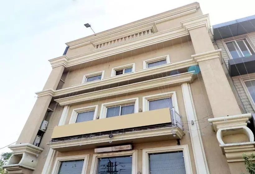 Oyo 24650 Hotel Bombay Regency