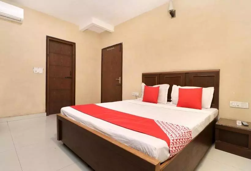 Oyo 24650 Hotel Bombay Regency