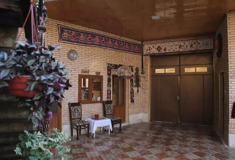 پانسیون Sherxan House