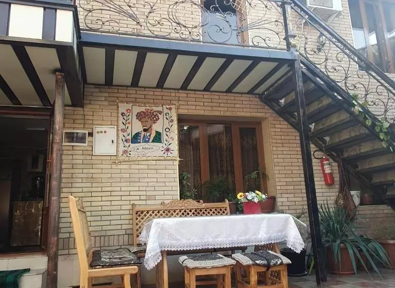 پانسیون Sherxan House