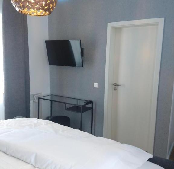 Отель Am Stadion Vanino Cucina Italian