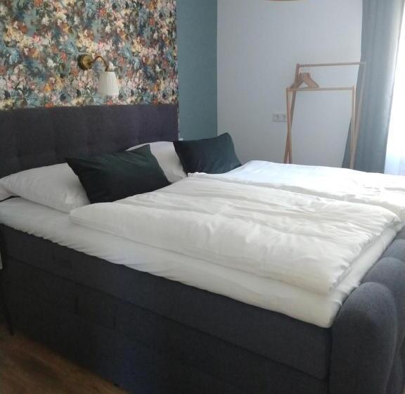 Отель Am Stadion Vanino Cucina Italian