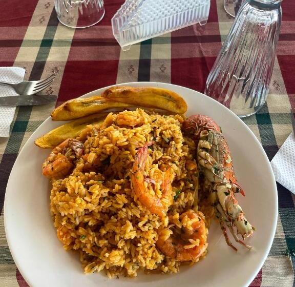 Hotel Hostal La Tolita