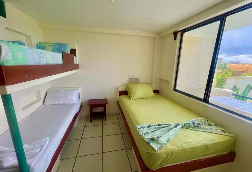 Hotelli Hostal La Tolita