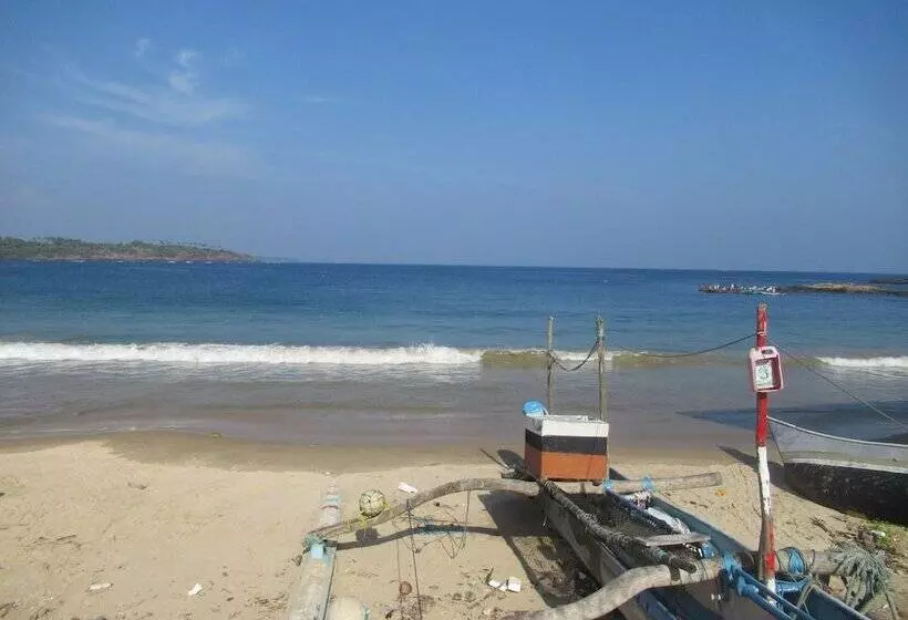 هتل The Bay Beach