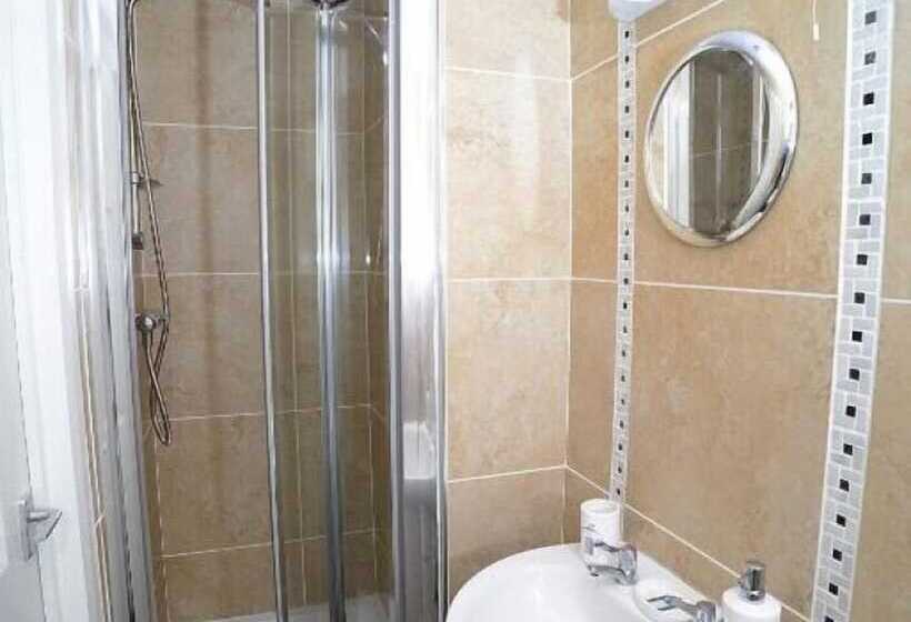 Отель The Winter Garden Suites