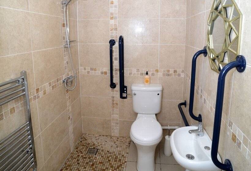 Отель The Winter Garden Suites