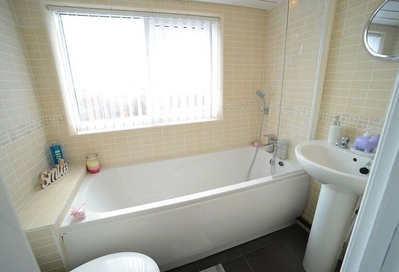 Отель The Winter Garden Suites