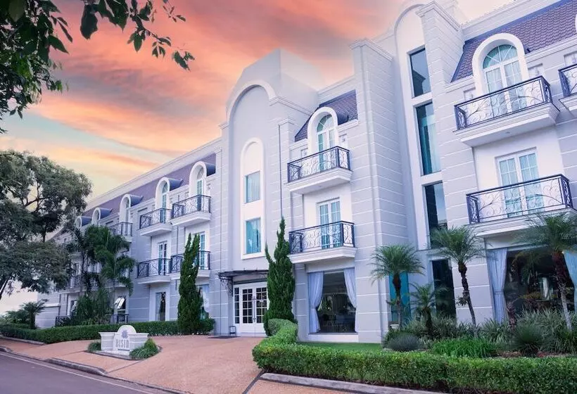 هتل Bisinii Boutique