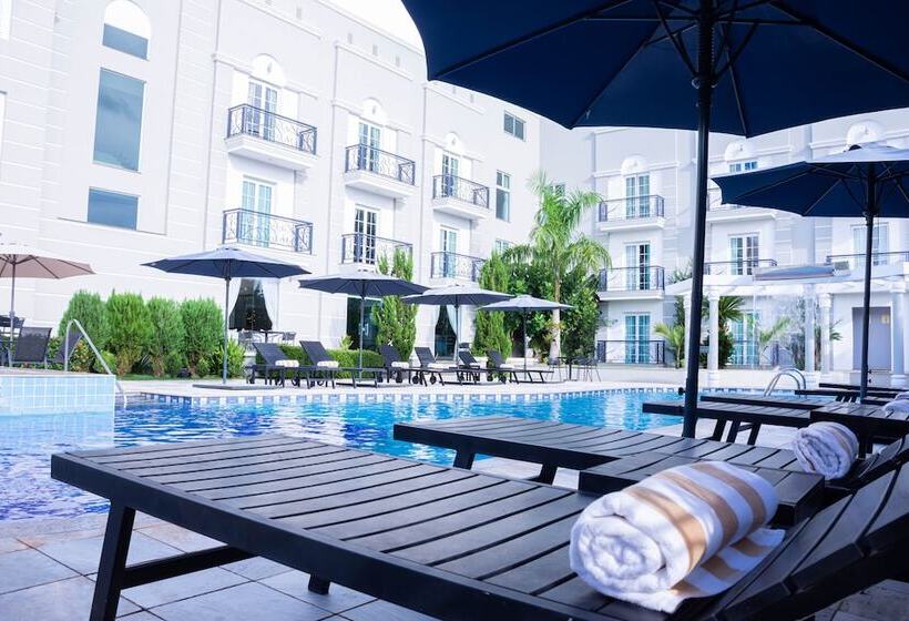 هتل Bisinii Boutique