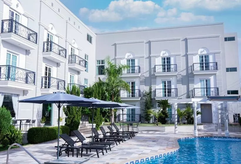 هتل Bisinii Boutique