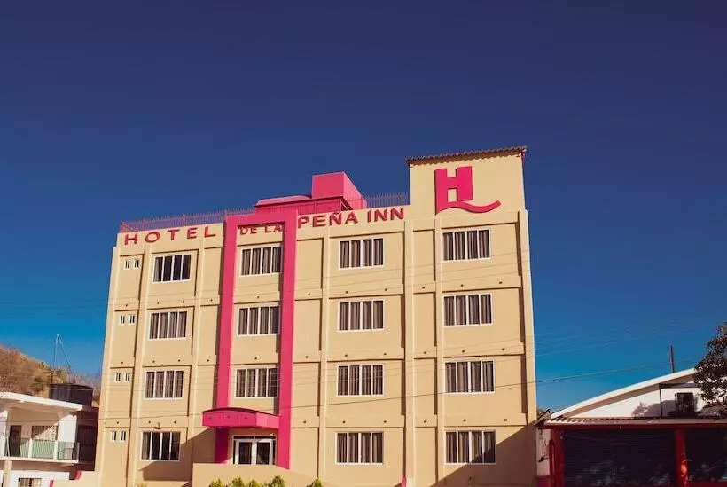 Hotelli De La Peña Inn