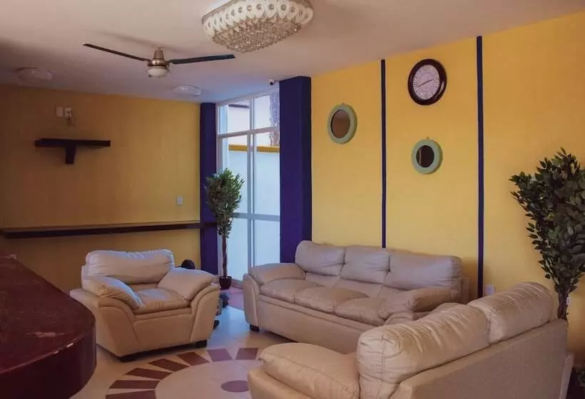 Hotelli De La Peña Inn