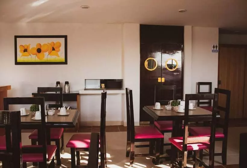 Hotelli De La Peña Inn