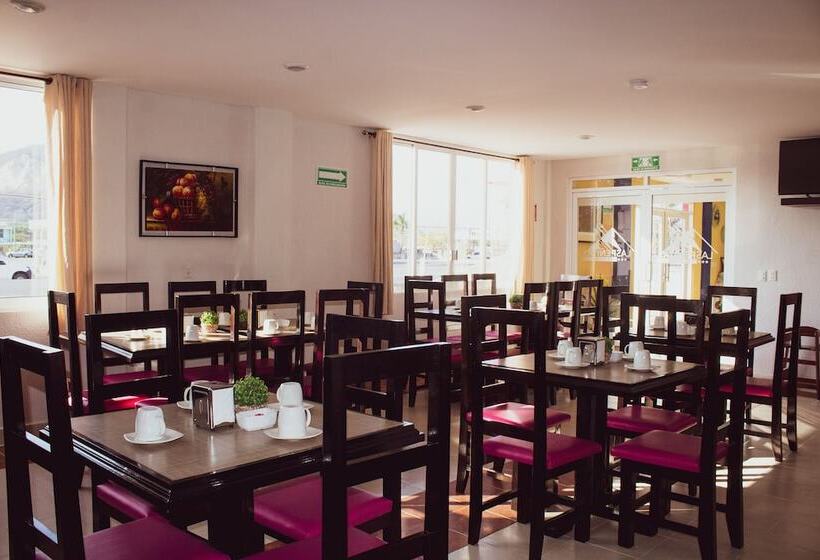 Отель De La Peña Inn