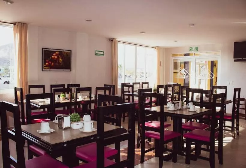 Hotelli De La Peña Inn