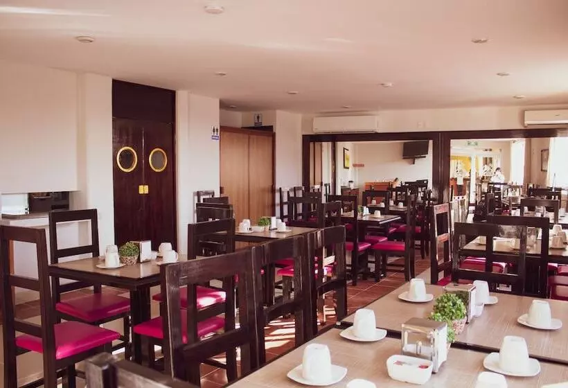 Hotelli De La Peña Inn