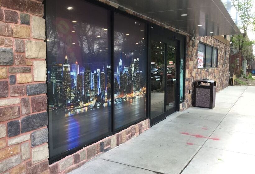 Hotel Ramada By Wyndham Bronx Terminal