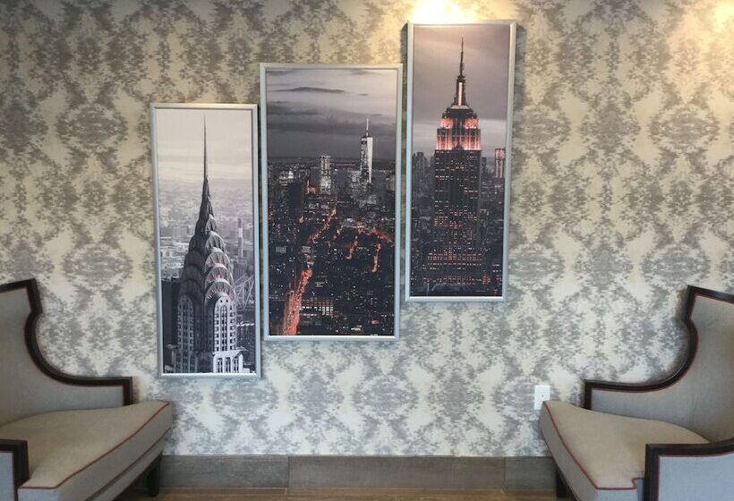 Hotel Ramada By Wyndham Bronx Terminal