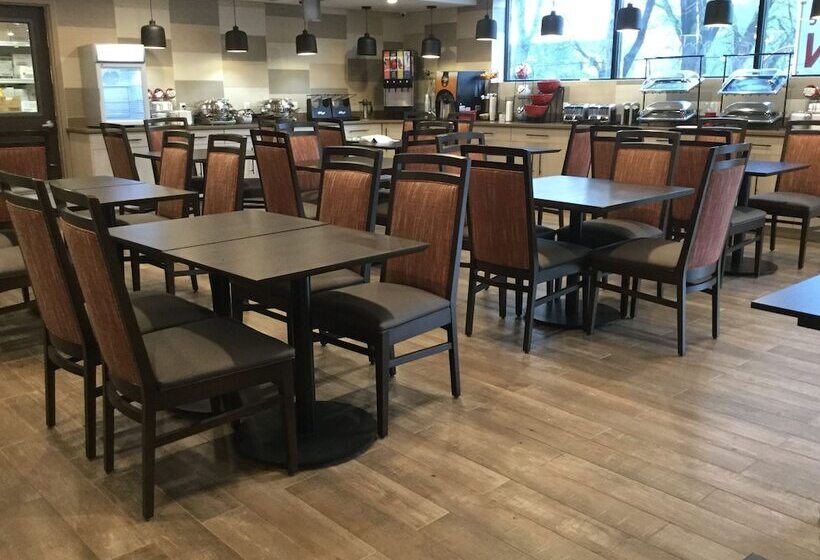 Hotel Ramada By Wyndham Bronx Terminal