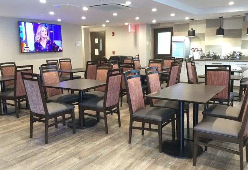 Hotel Ramada By Wyndham Bronx Terminal