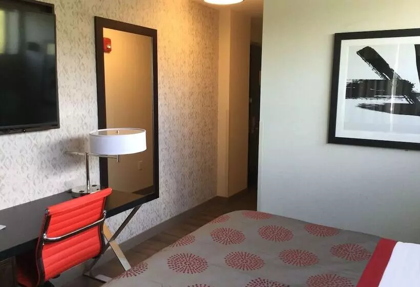 هتل Ramada By Wyndham Bronx Terminal