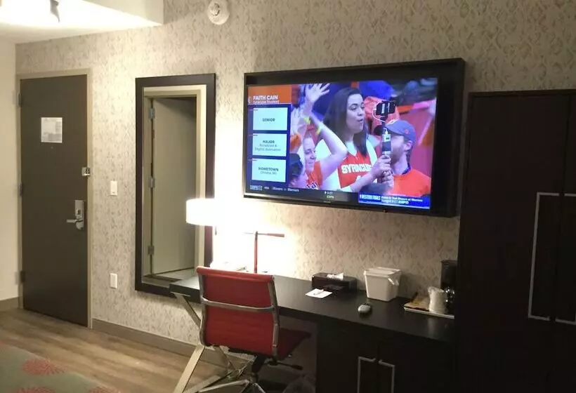 هتل Ramada By Wyndham Bronx Terminal